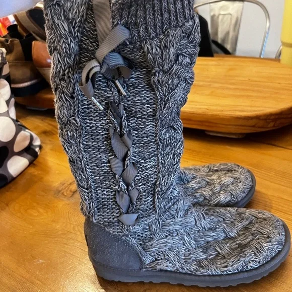 Cozy Gray Knit Women's Boots UGG - Picture 6 of 8